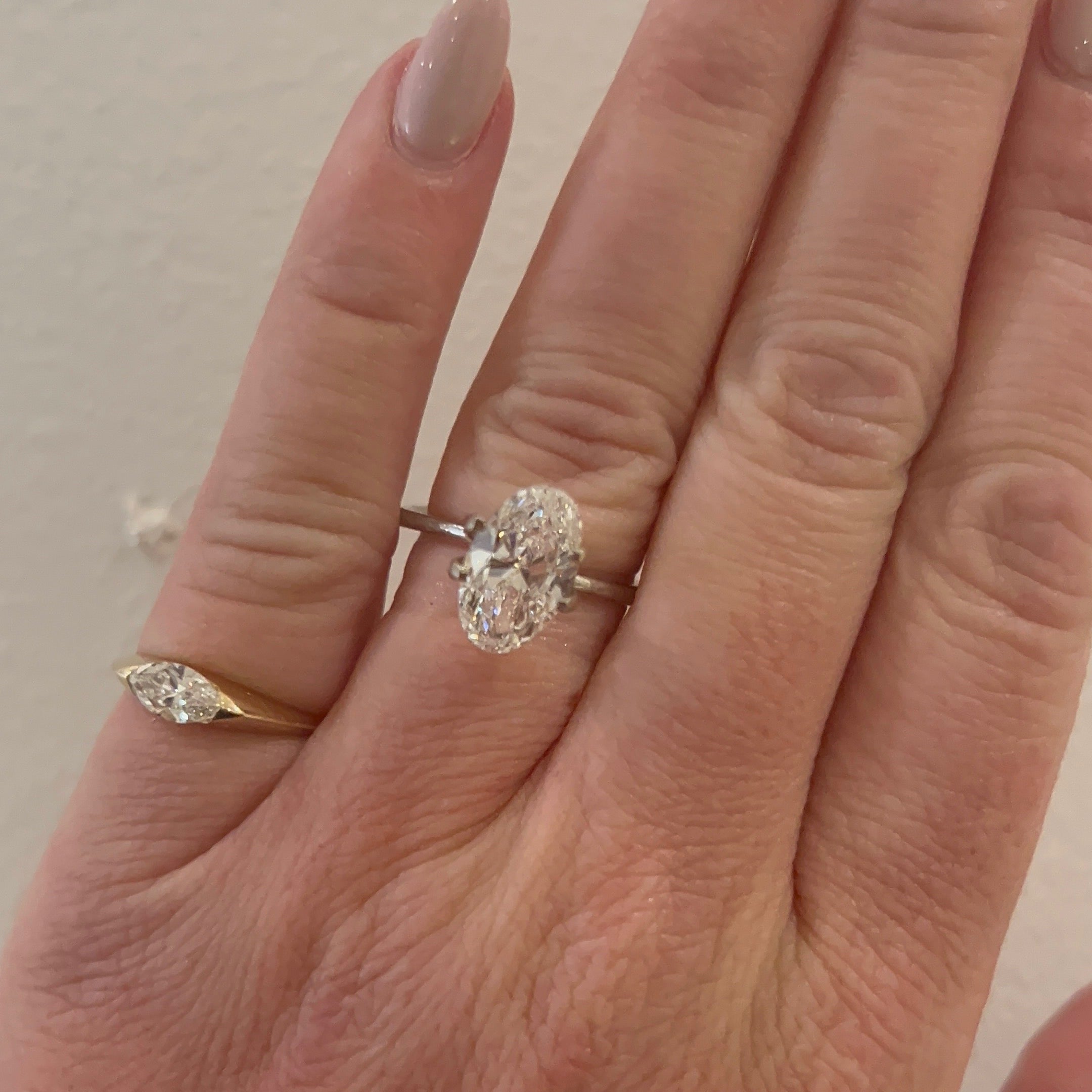 Lab Oval 3.00 ct F VS1